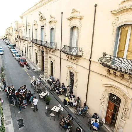Pepè Concetta E La Movida Appartamento Noto